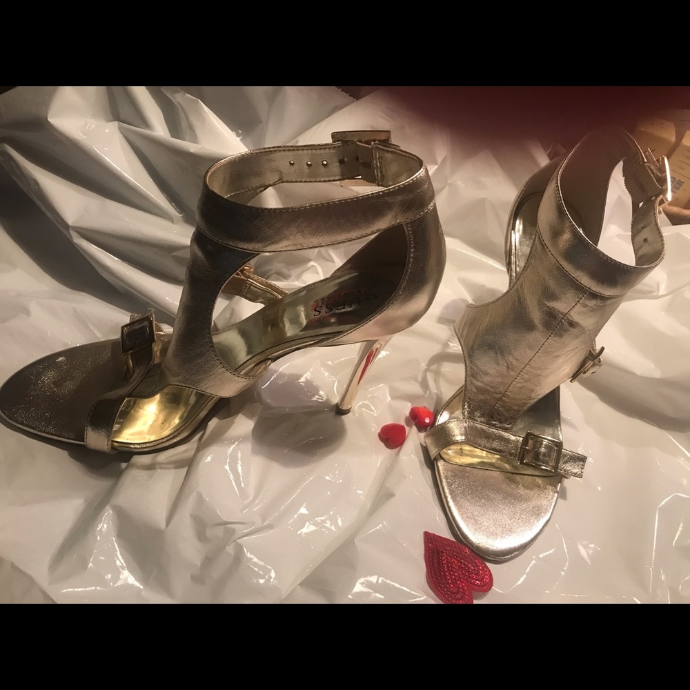 Metallic Gold Guess Shoes sz8 like new